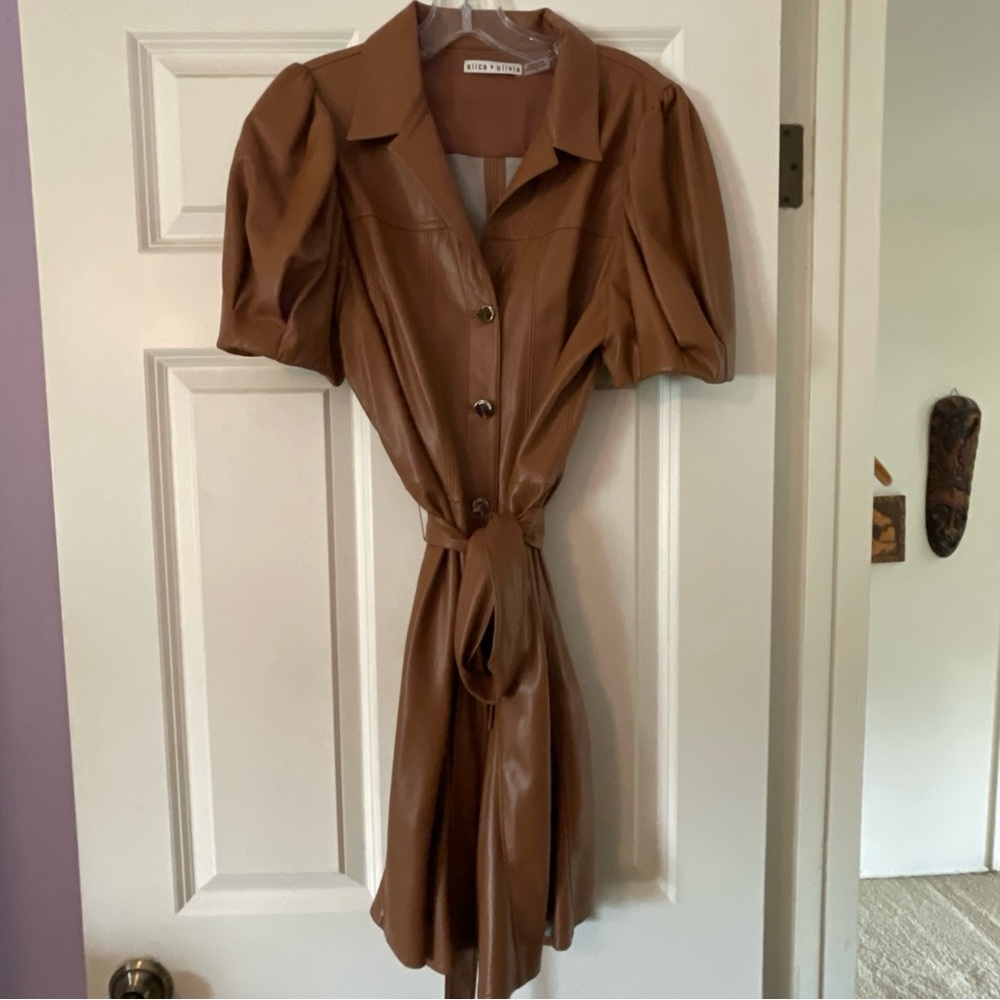 ALICE + OLIVIA BROWN VEGAN FAUX LEATHER OFRA DRESS. SZ. 12. NEW WITHOUT TAGS.